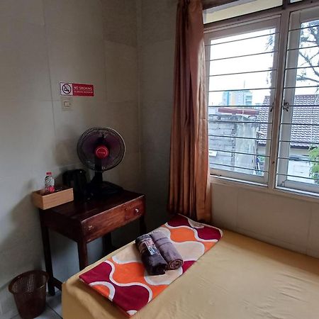 Kost Carmelia Syariah Baranangsiang Bogor Otel Dış mekan fotoğraf